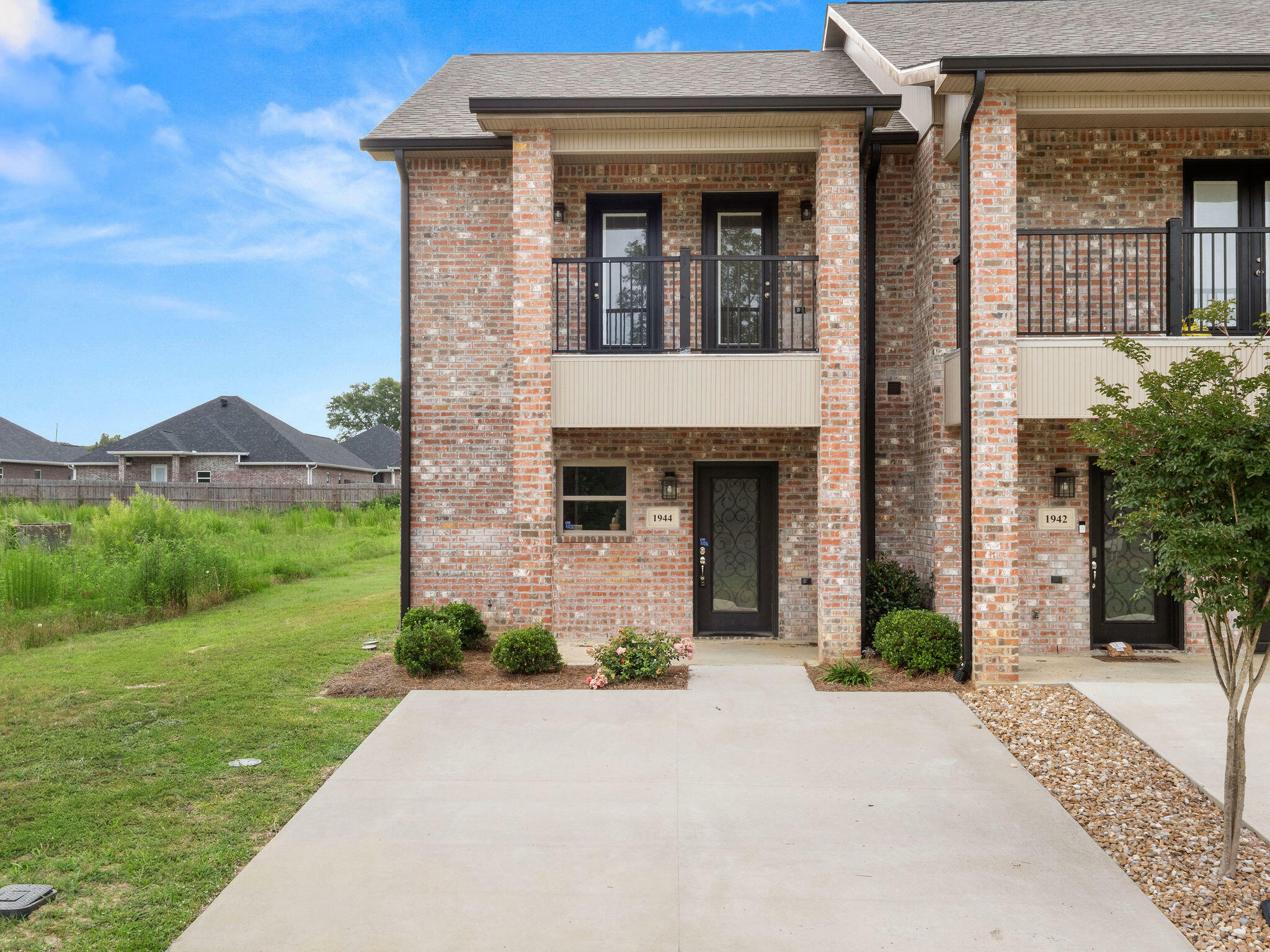 Property Photo: 1944 Schovall Cir LA 70634