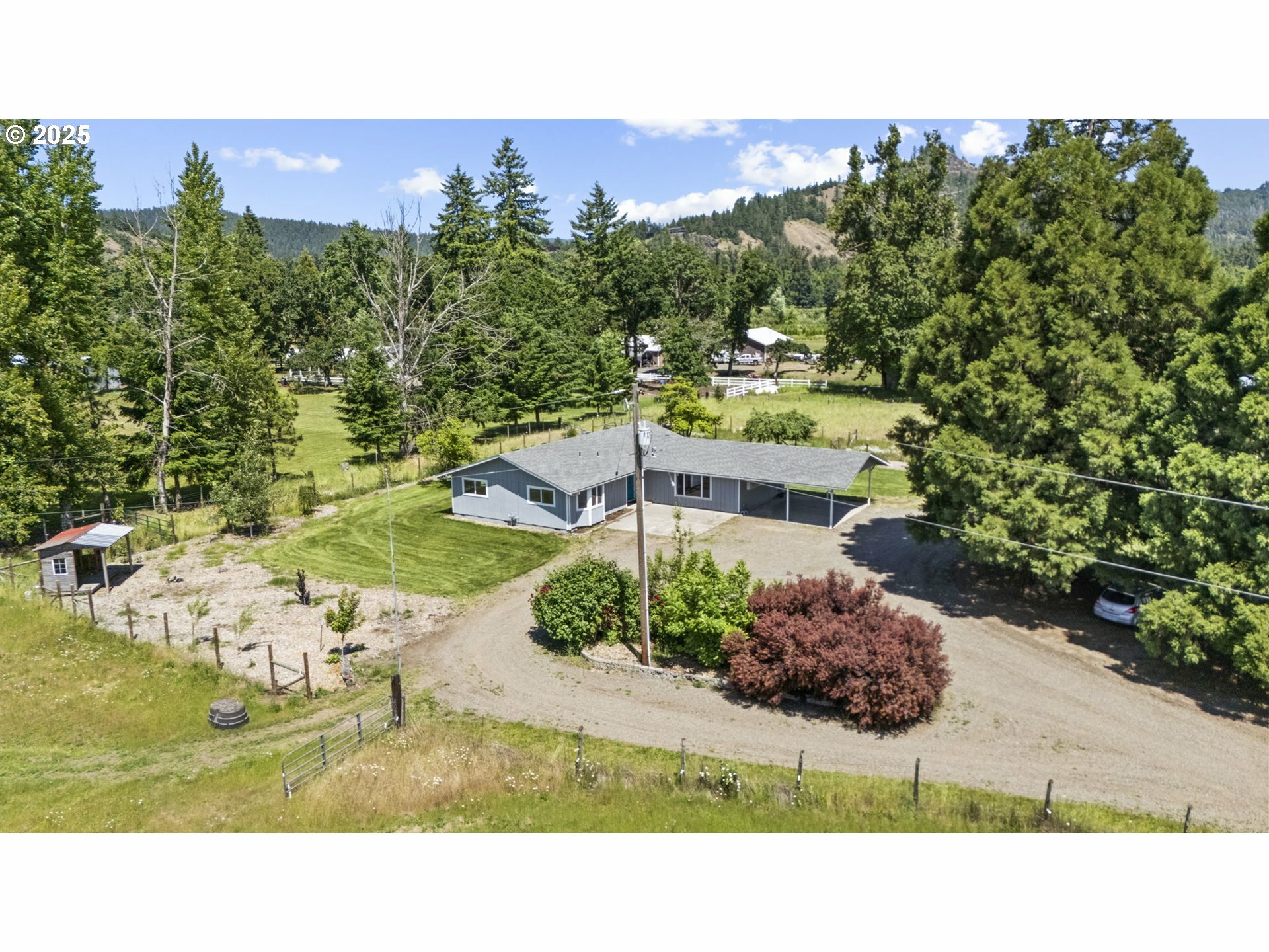 Property Photo: 85197 Marriott Ln OR 97455
