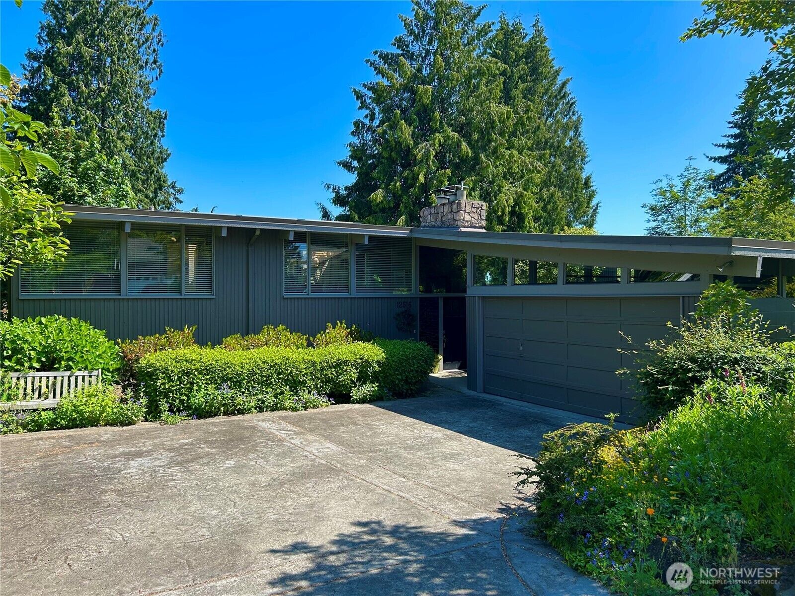 Property Photo:  12516 SE 15th Street  WA 98005 