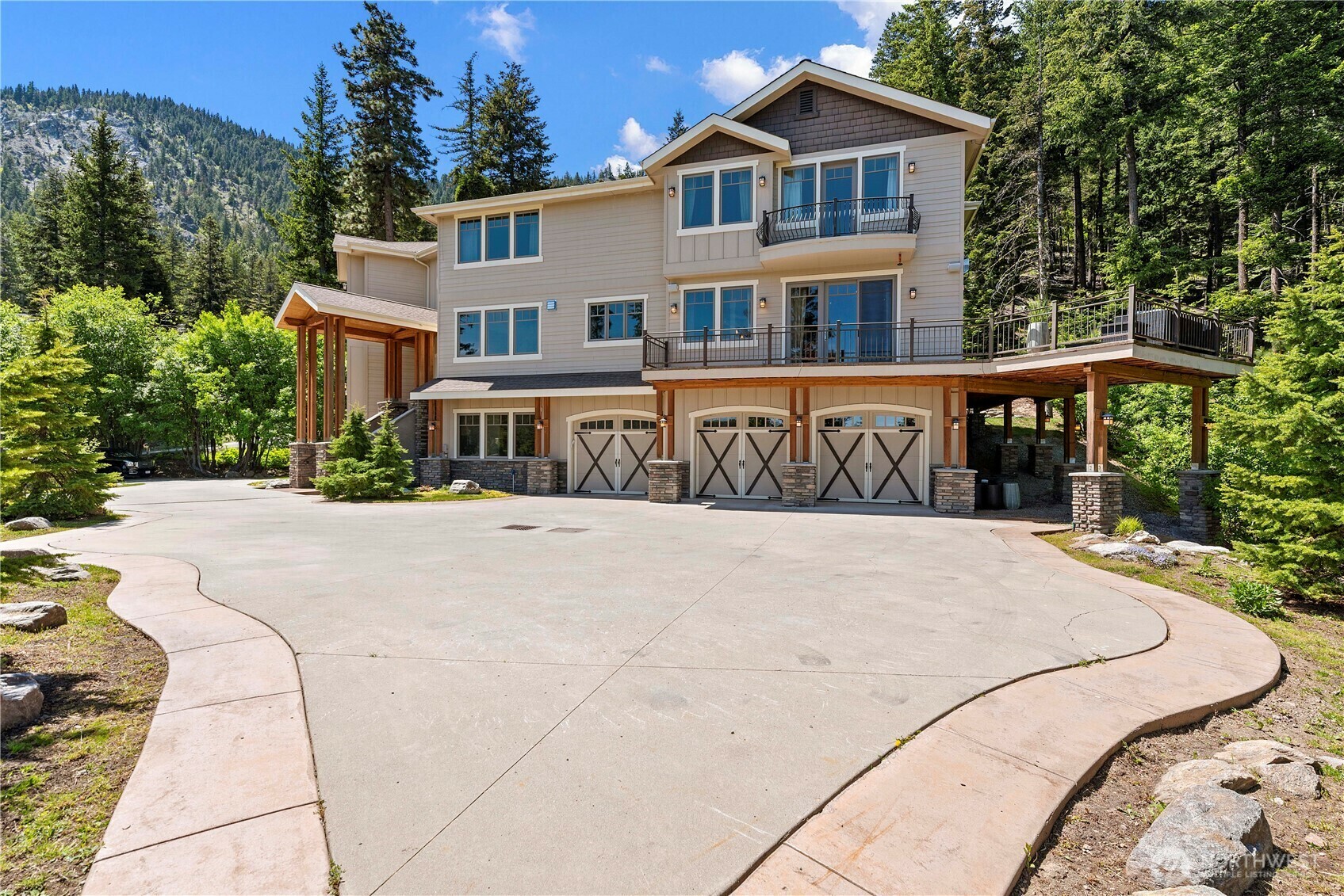 Property Photo:  6730  Forest Ridge Drive  WA 98801 