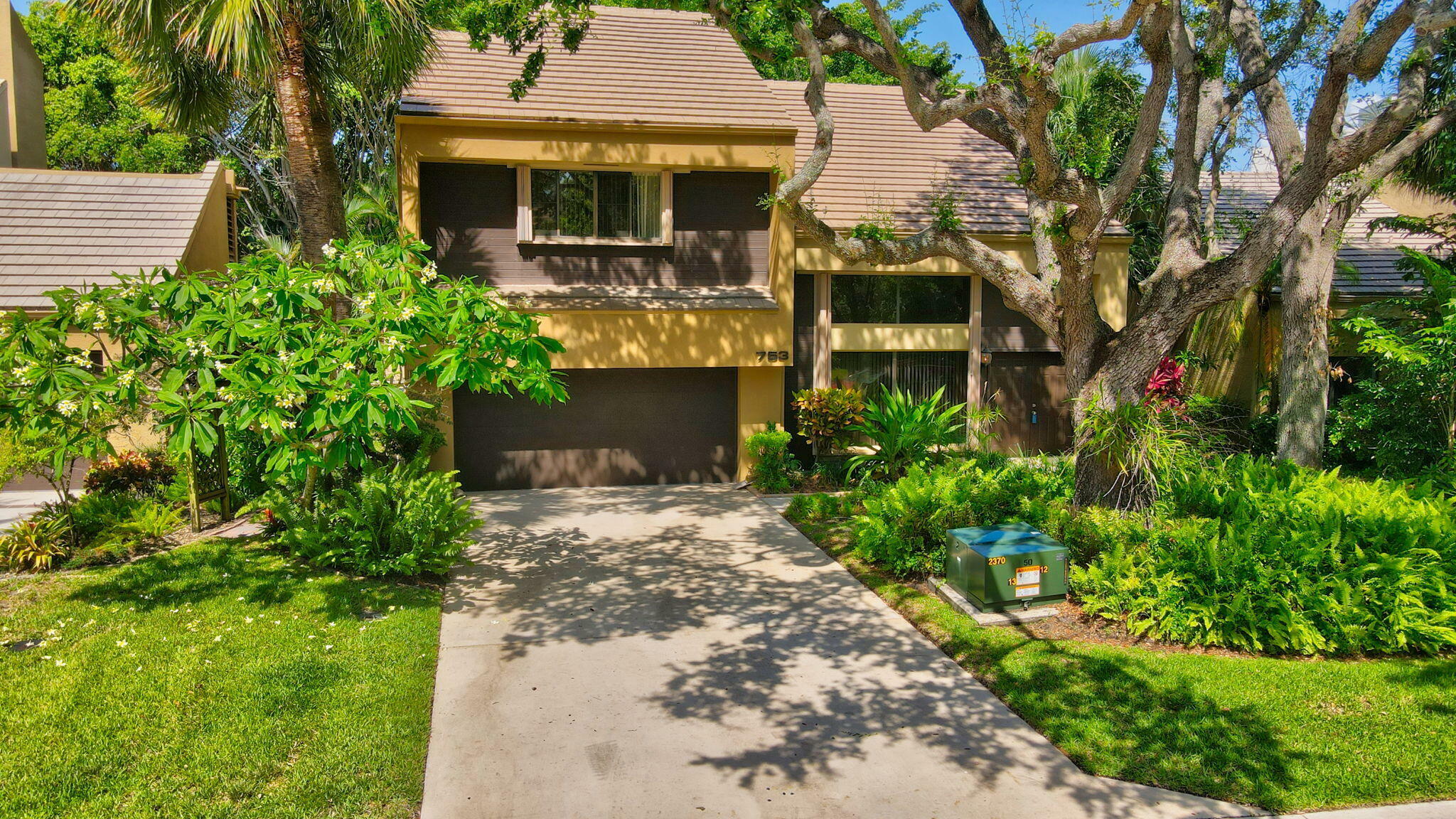 Property Photo: 753 Saint Albans Drive FL 33486