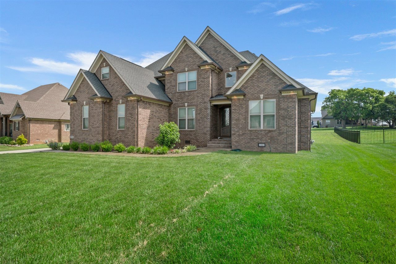Property Photo: 756 Elkhorn Peak Drive KY 42104
