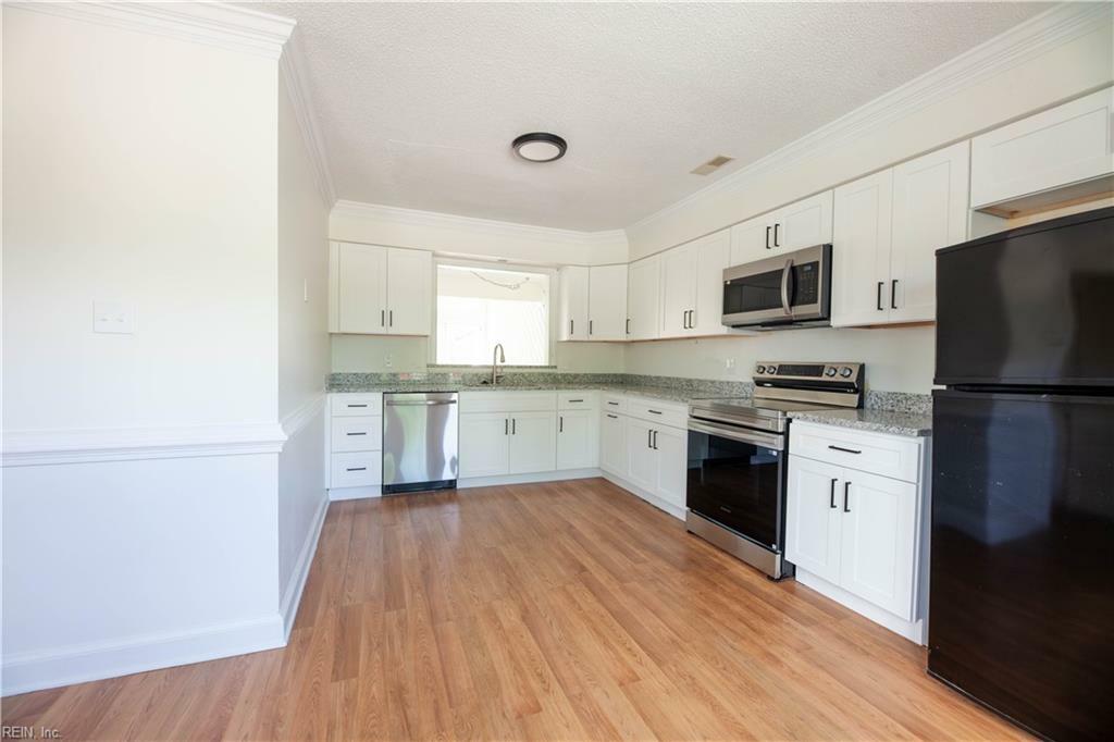Property Photo:  686 Lord Dunmore Dr  VA 23464 