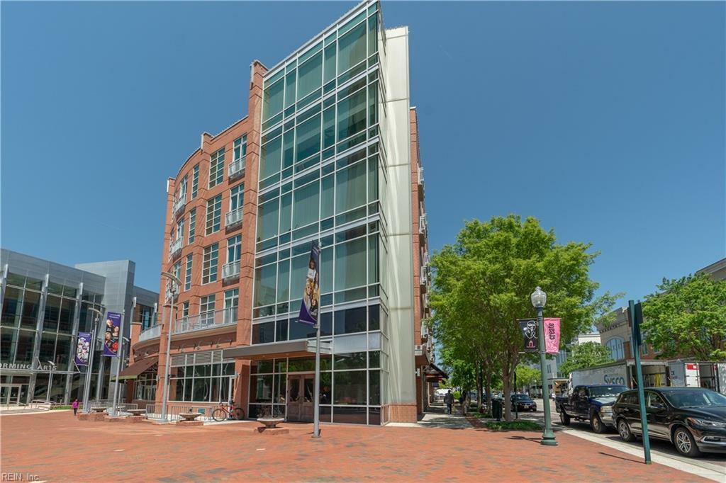 Property Photo:  221 Market St 201  VA 23462 