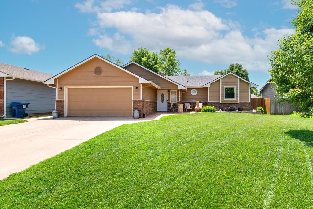 Property Photo: 9607 W Chartwell St KS 67205