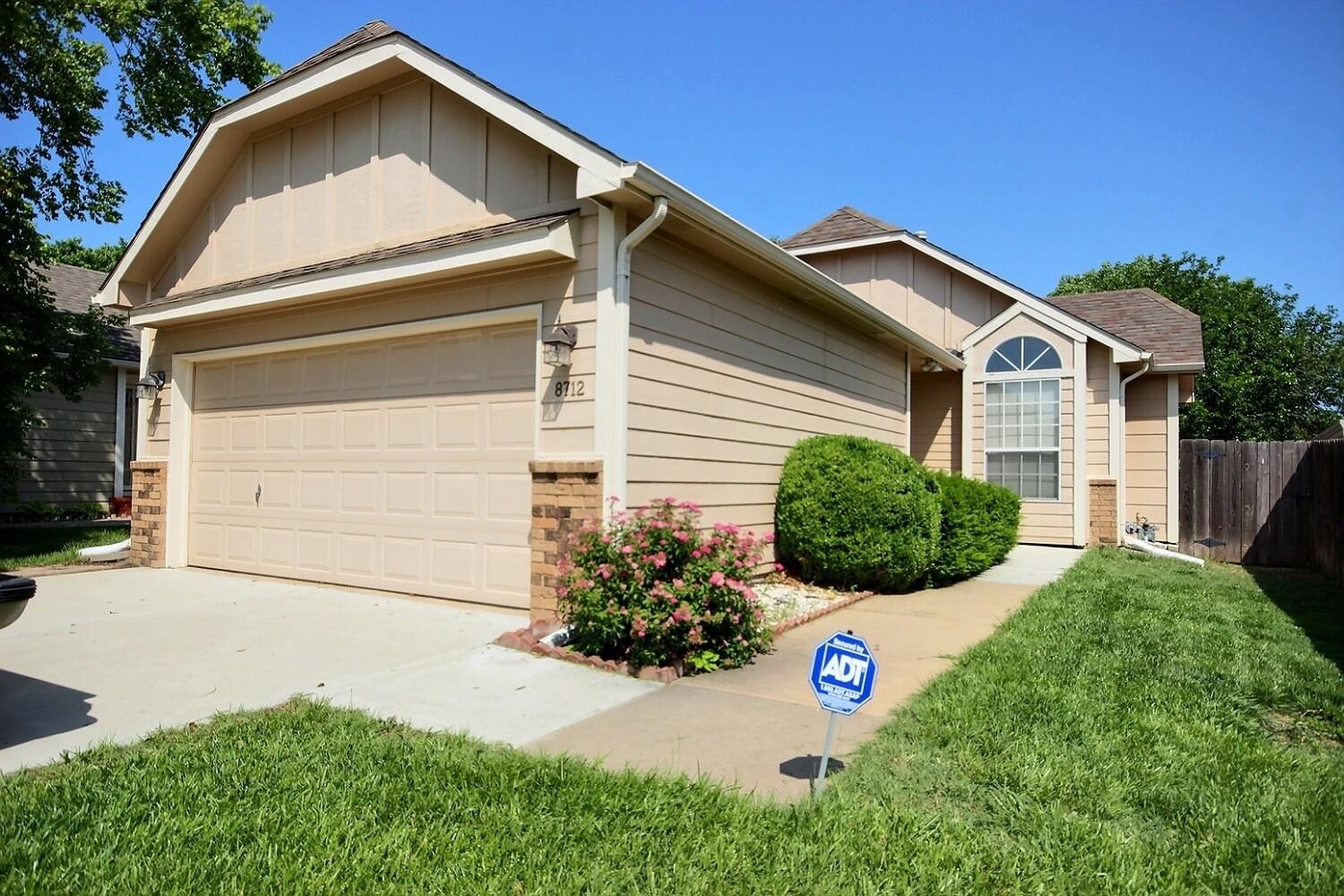 Property Photo:  8712 E Parkmont Dr  KS 67207 