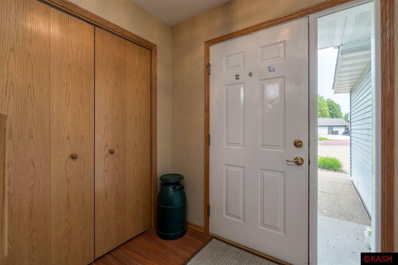 Property Photo: 331 Cardinal Drive MN 56001