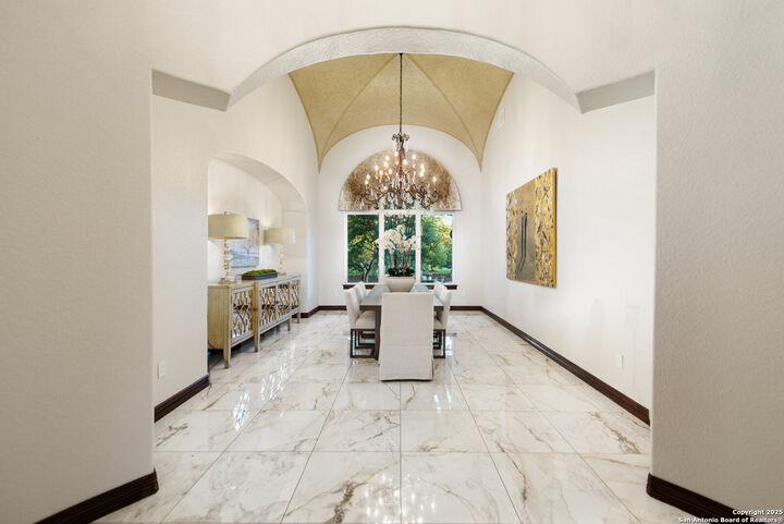 Property Photo:  11118 Anaqua Spgs  TX 78006 