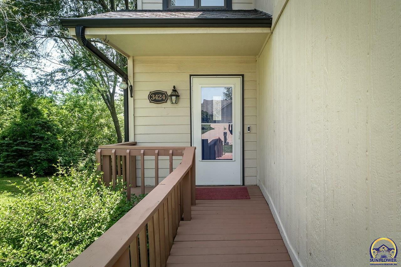 Property Photo: 3424 SE Walnut Dr KS 66605