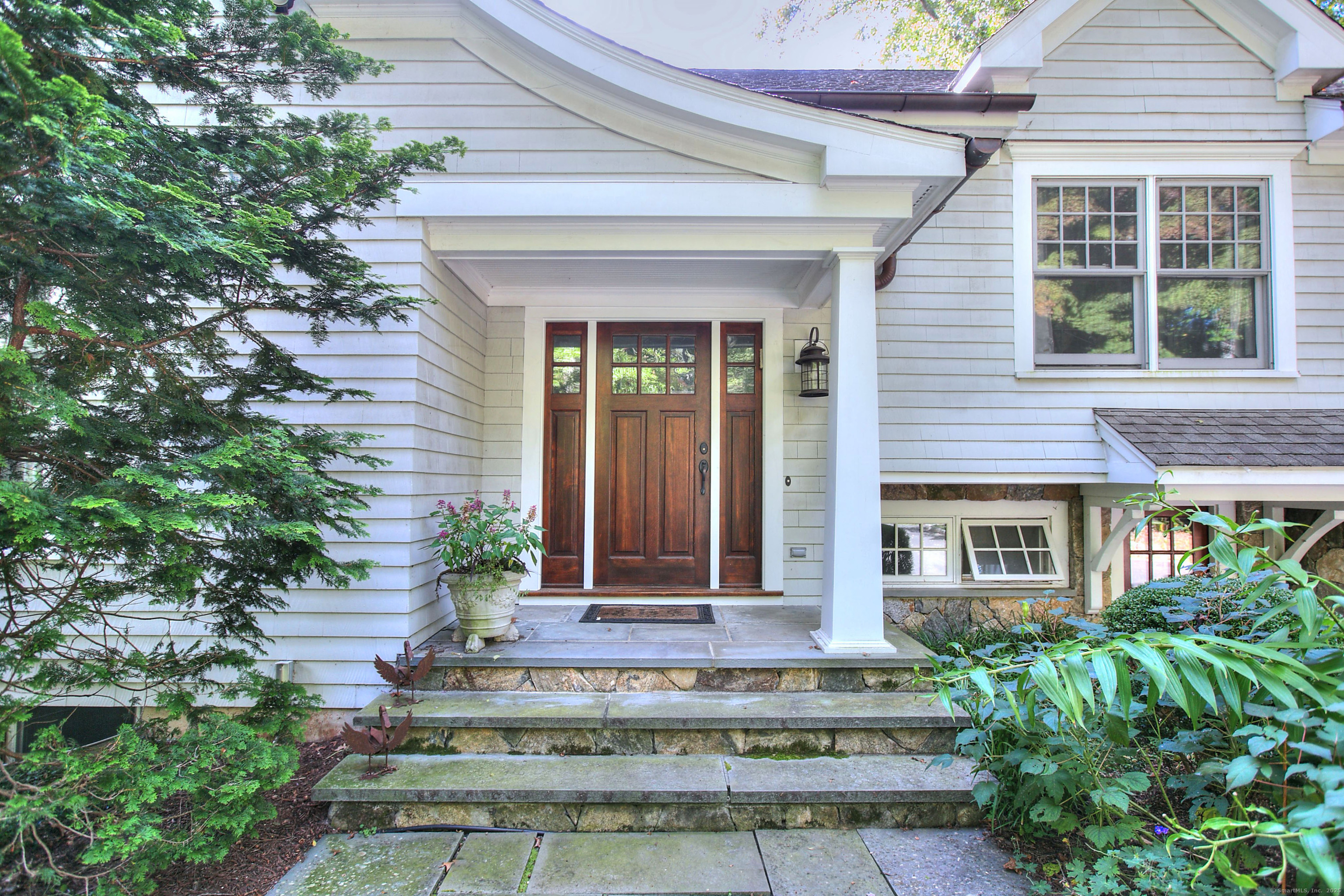 Property Photo: 6 Berkeley Place CT 06880