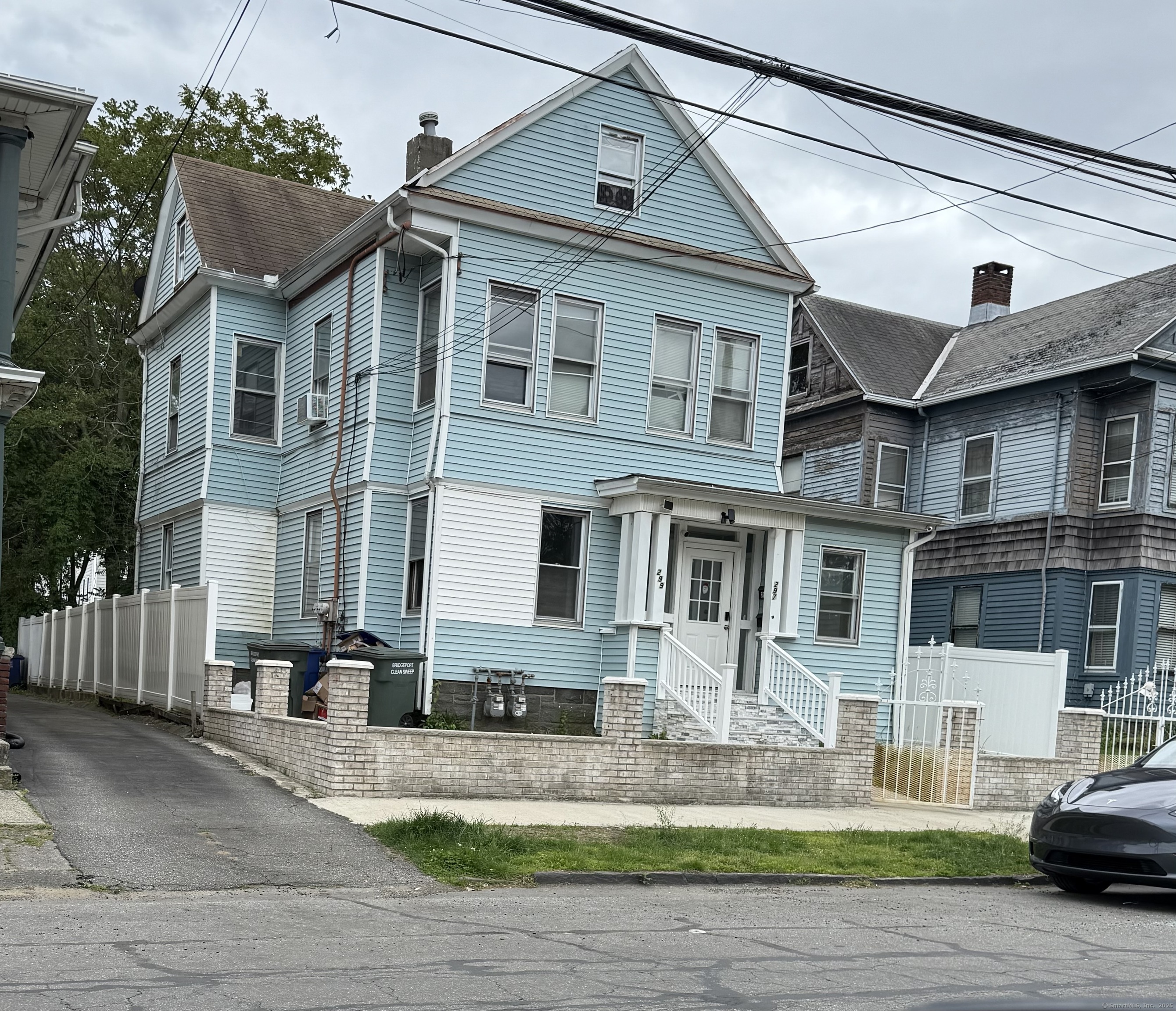 297 Laurel Avenue  Bridgeport CT 06605 photo