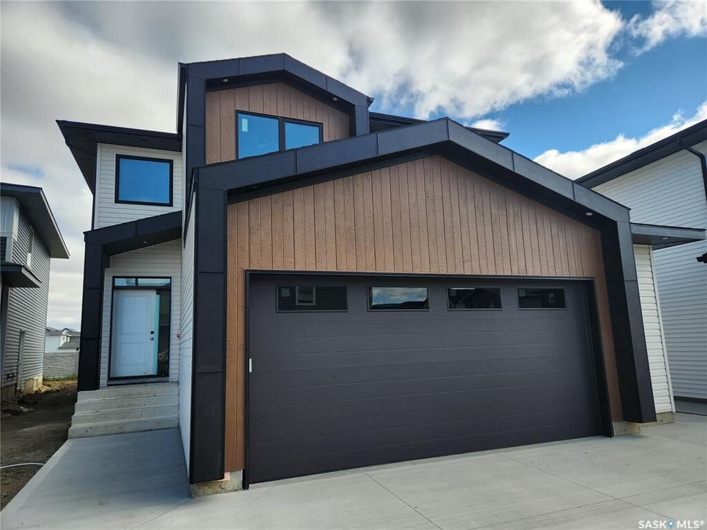 Property Photo:  423 Doran Crescent  SK S7V 1W2 