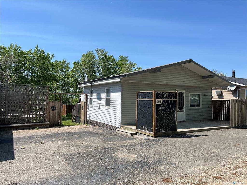 Property Photo: 513 Sandy Lane SK S0A 1A0