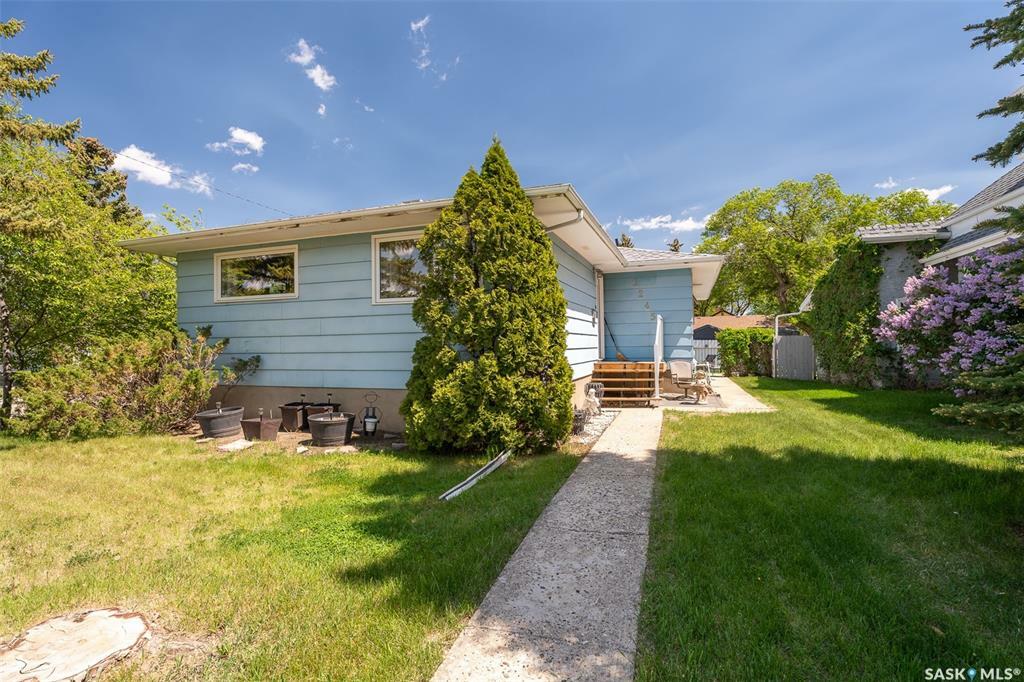 1245 3rd Avenue NW  Moose Jaw SK S6H 3V4 photo