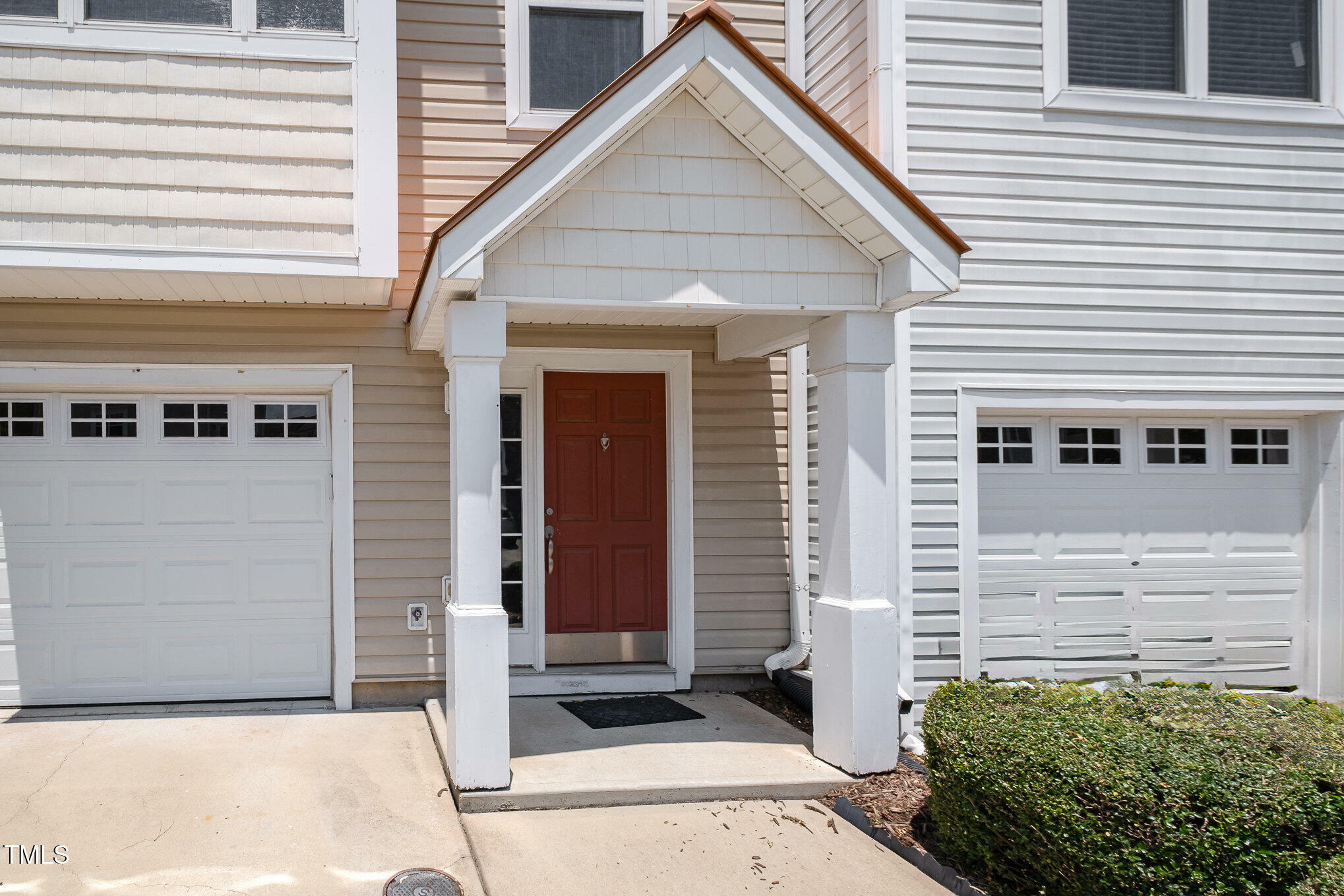 Property Photo: 1527 Haywards Heath Lane NC 27502