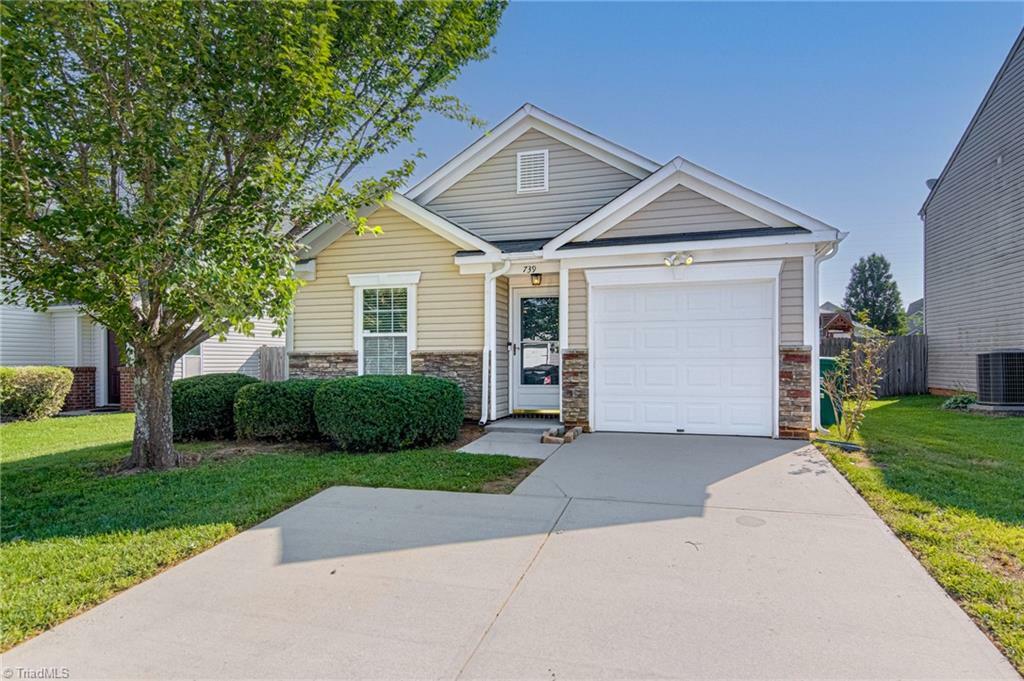 Property Photo: 739 Runningbrook Lane NC 27045