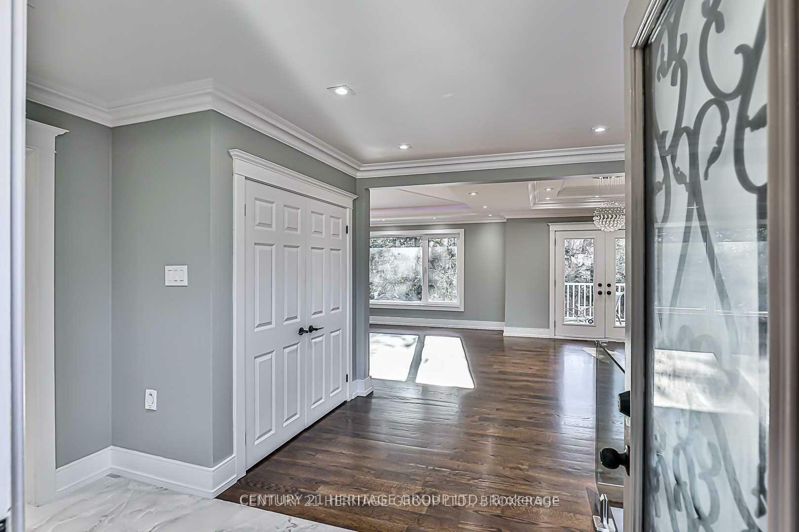 Property Photo: 29 Hi Mount Drive ON M2K 1X3
