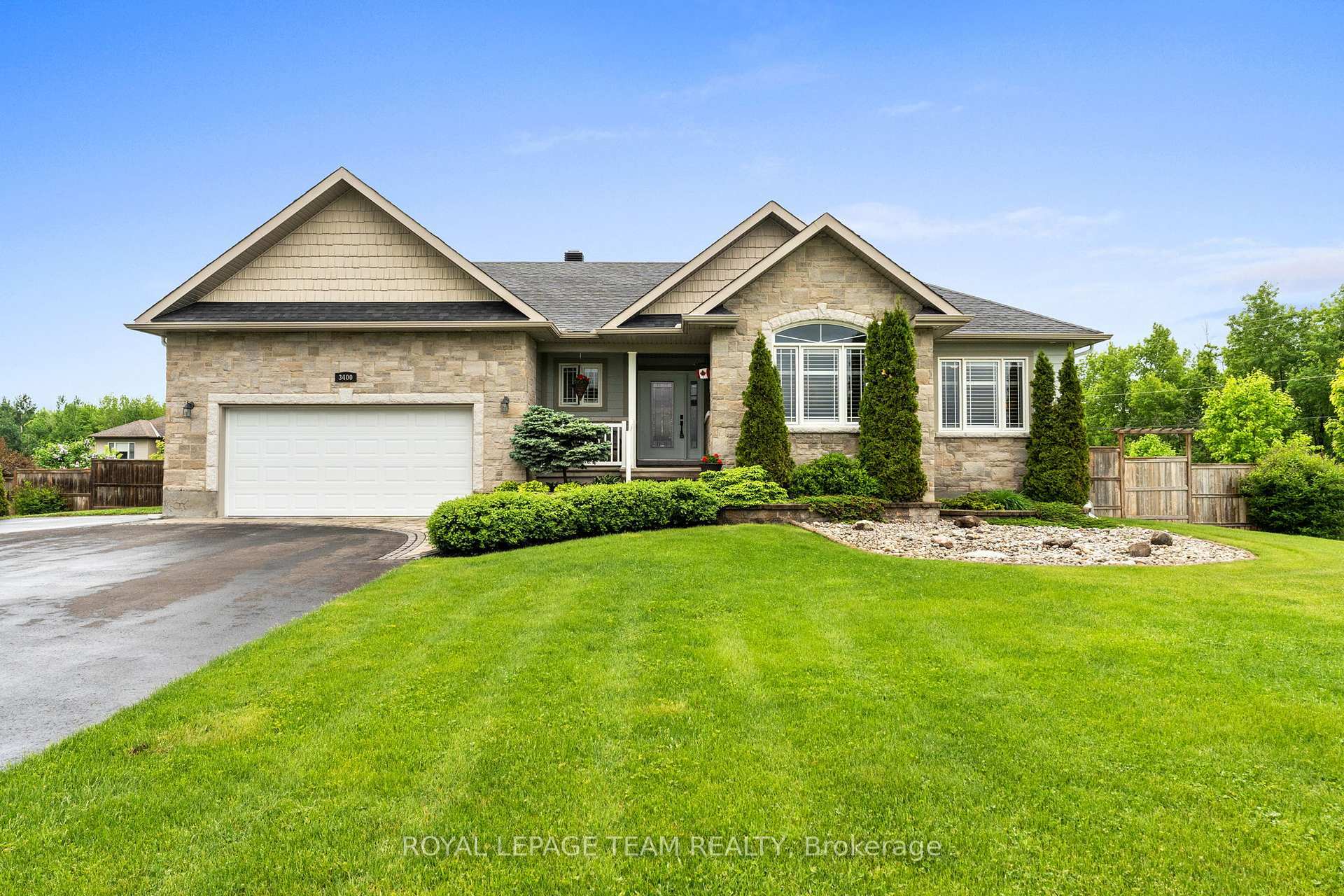 Property Photo: 3400 Summerbreeze Drive ON K0A 2W0