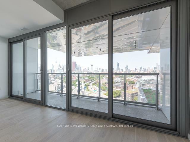 Photo de la propriété: 170 Bayview Avenue 1402 ON M5A 0M4