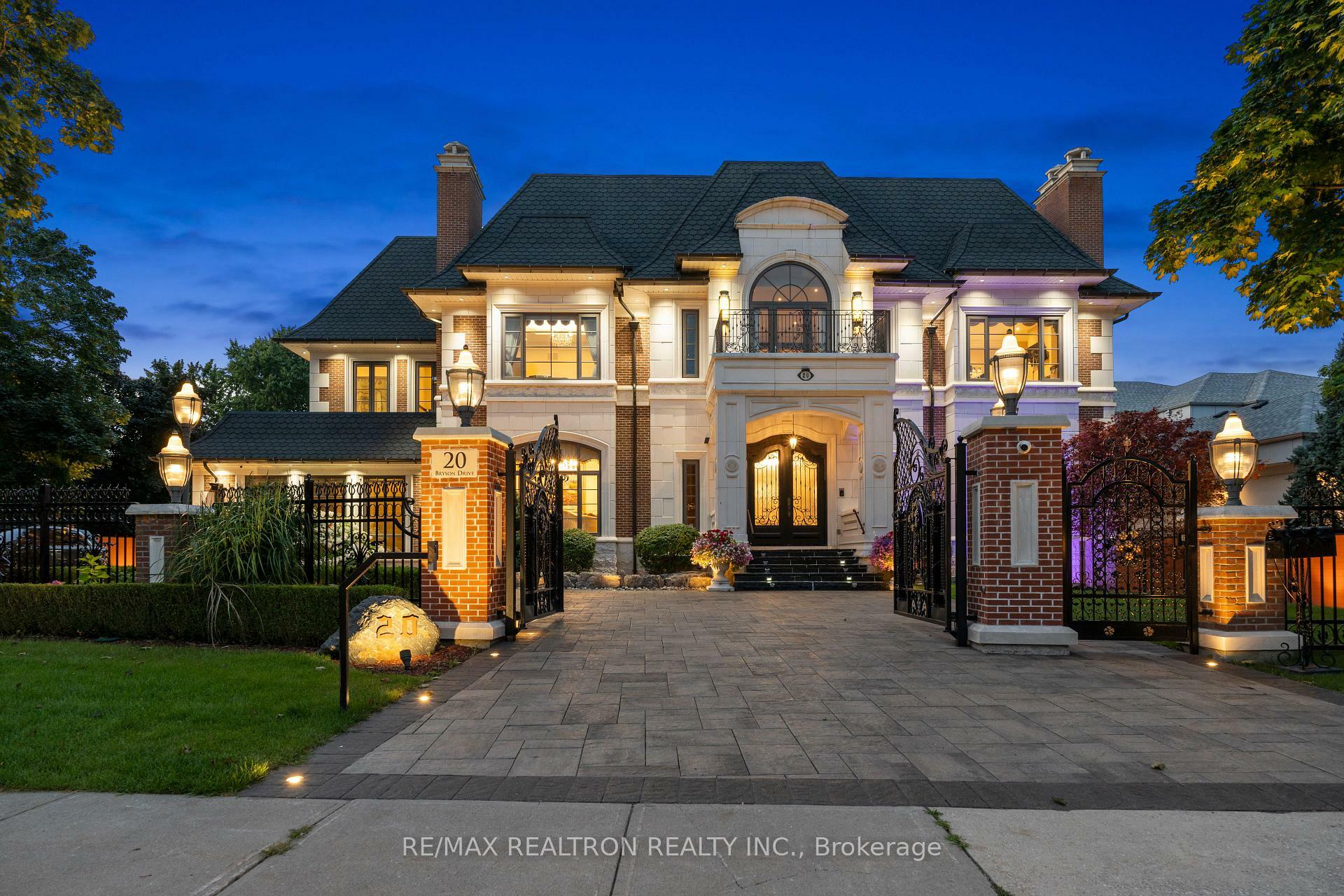 Property Photo: 20 Bryson Drive ON L4C 6E3