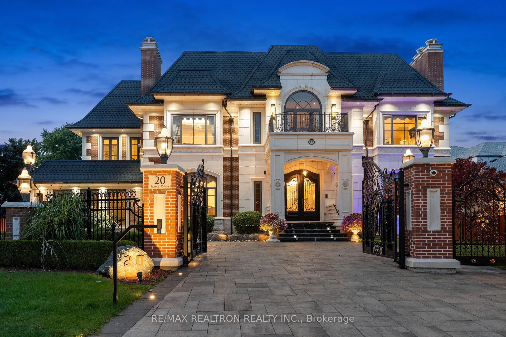 Property Photo: 20 Bryson Drive ON L4C 6E3