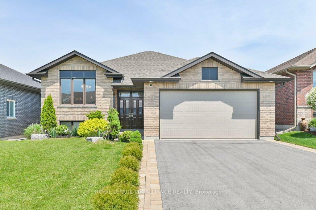 Photo de la propriété:  44 Liberty Crescent  ON K8V 0B7 