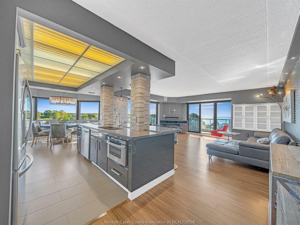 Photo de la propriété: 109 Robson Road 504 ON N8H 3V4