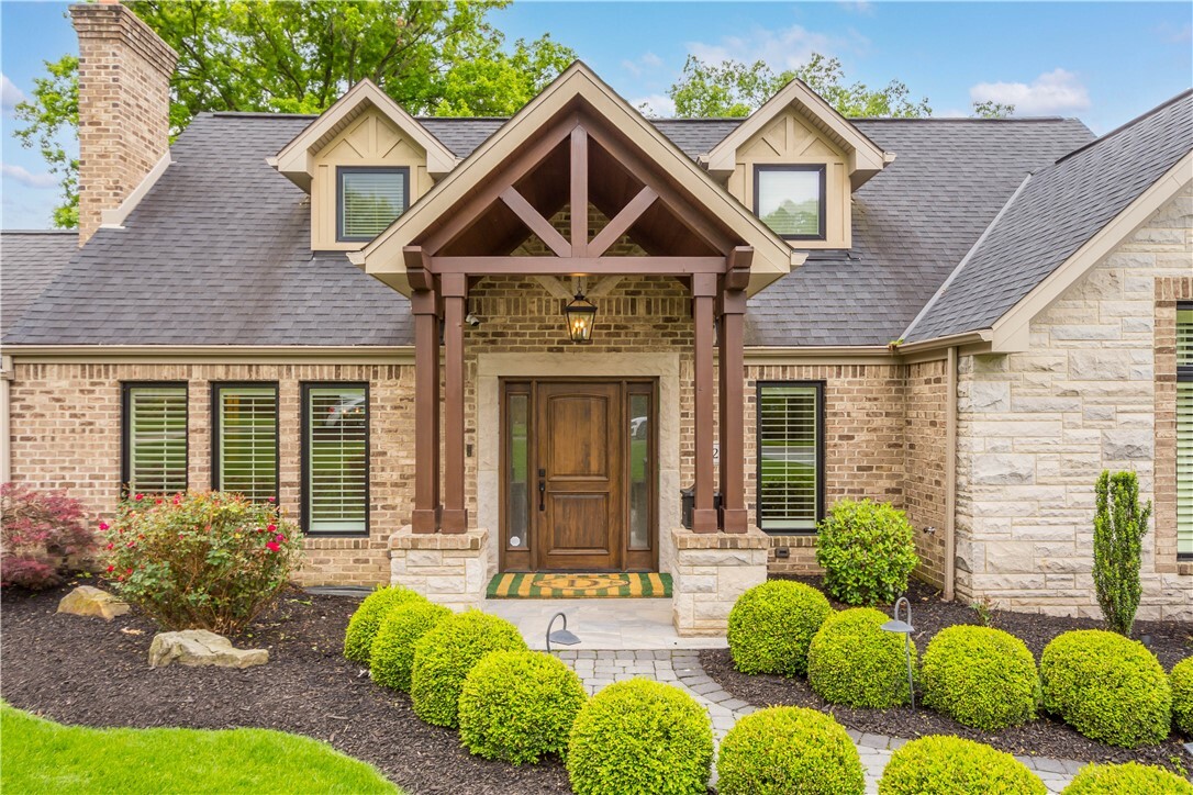 Property Photo: 2293 Country Club Drive PA 15241