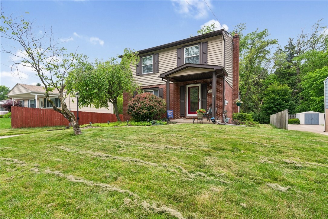 Property Photo: 724 Pine Valley Dr PA 15239