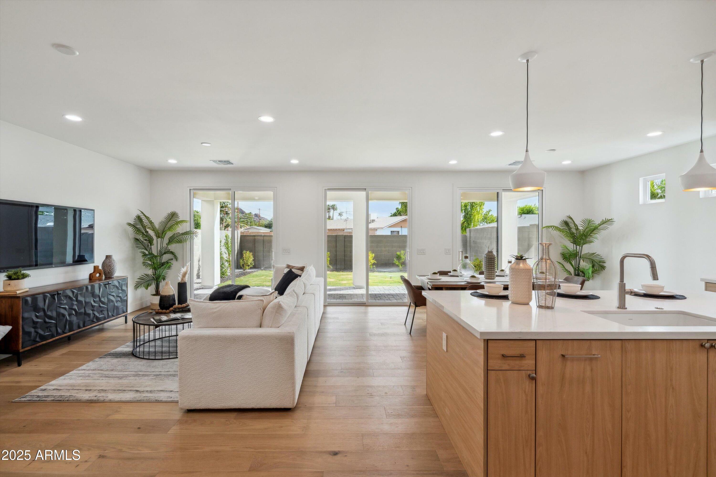 Property Photo: 5533 E Earll Drive AZ 85018