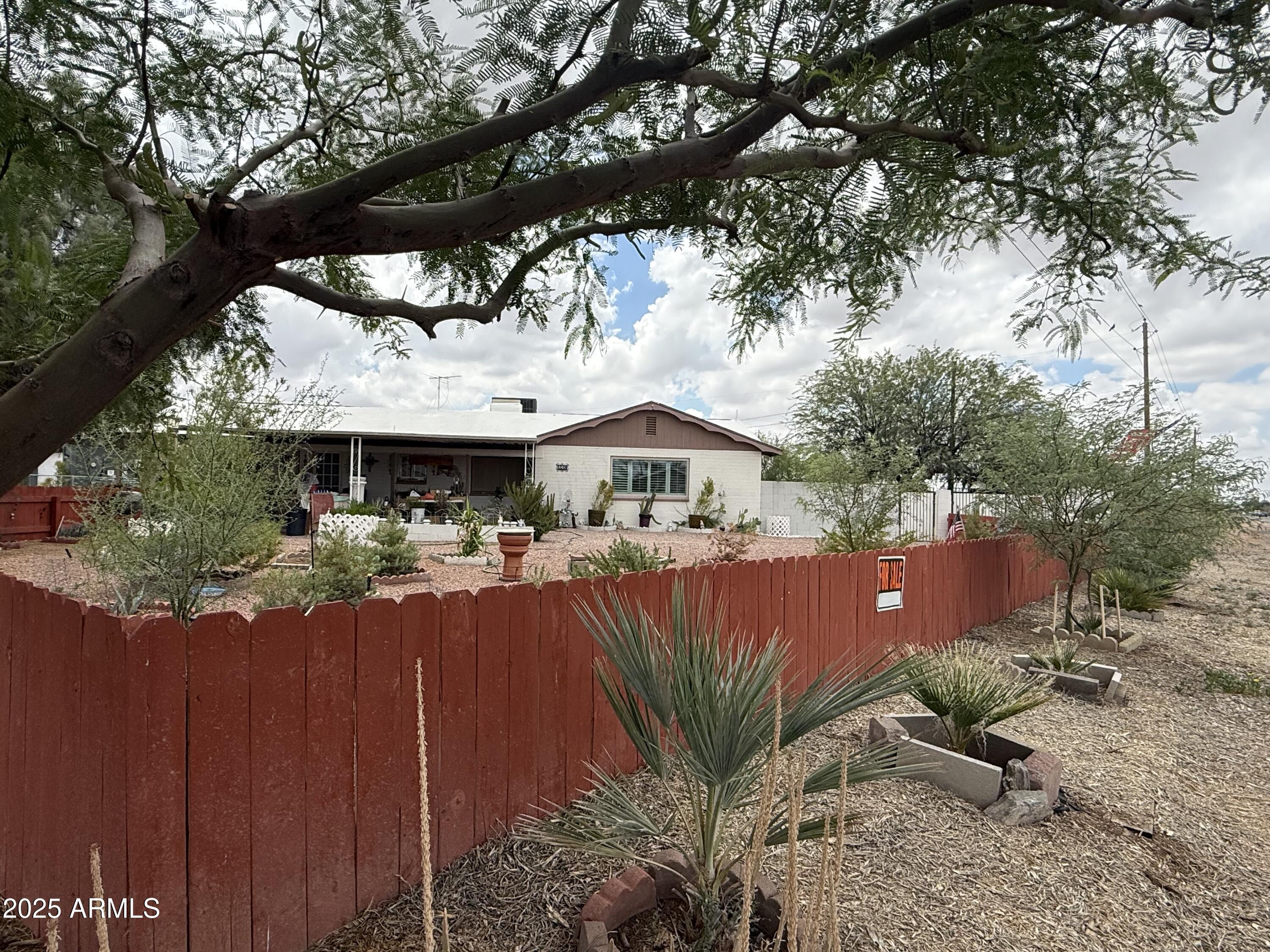 Property Photo: 221 N Mountain Road AZ 85120