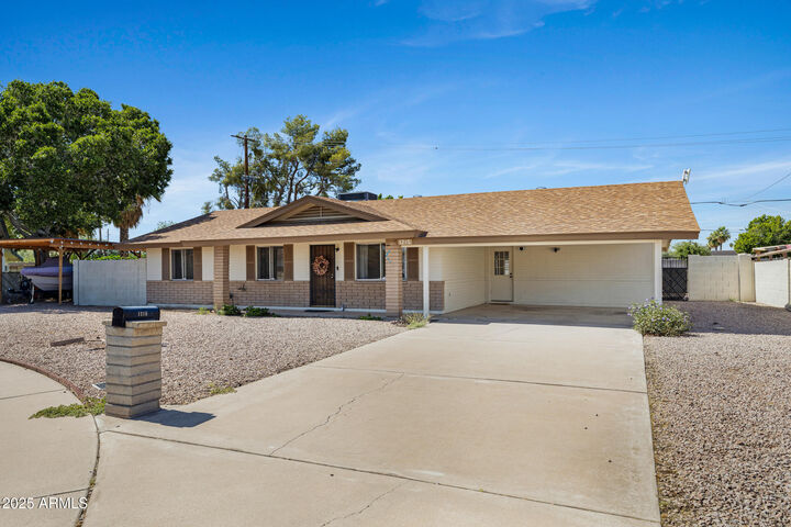 Property Photo: 1215 E Geneva Drive AZ 85282