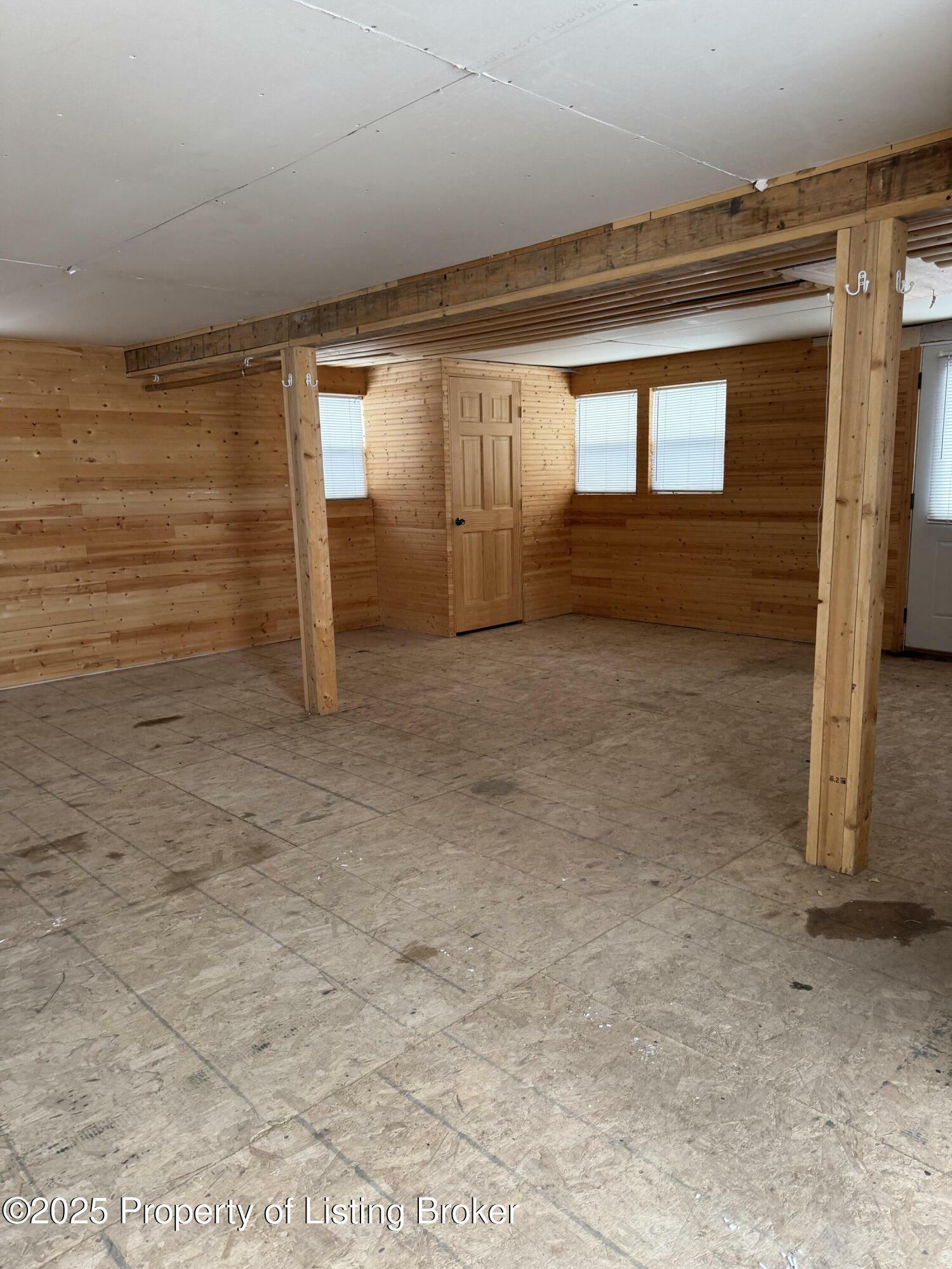 Property Photo:  428 2nd Avenue SE  ND 58835 
