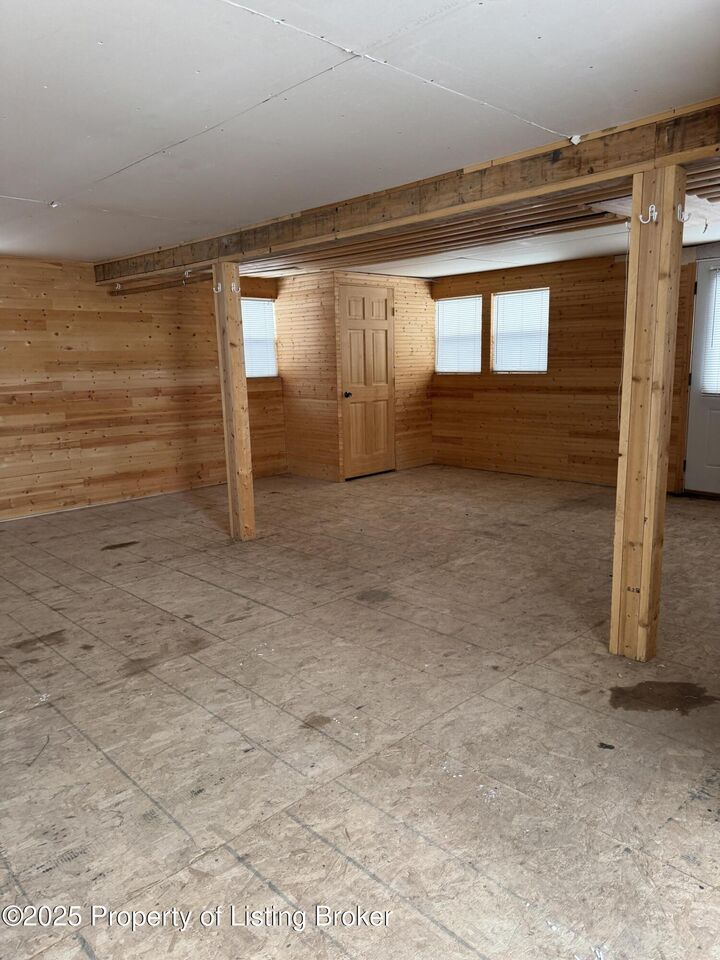 Property Photo:  428 2nd Avenue SE  ND 58835 