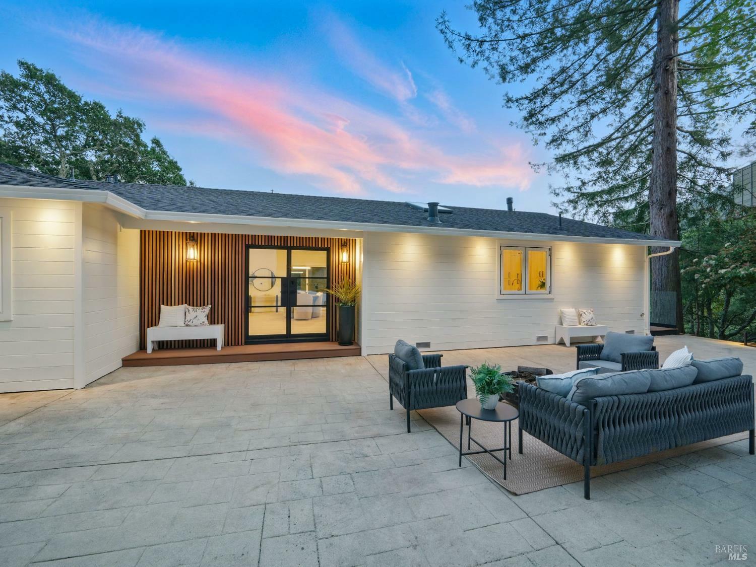 Property Photo:  21 Sheridan Court  CA 94941 
