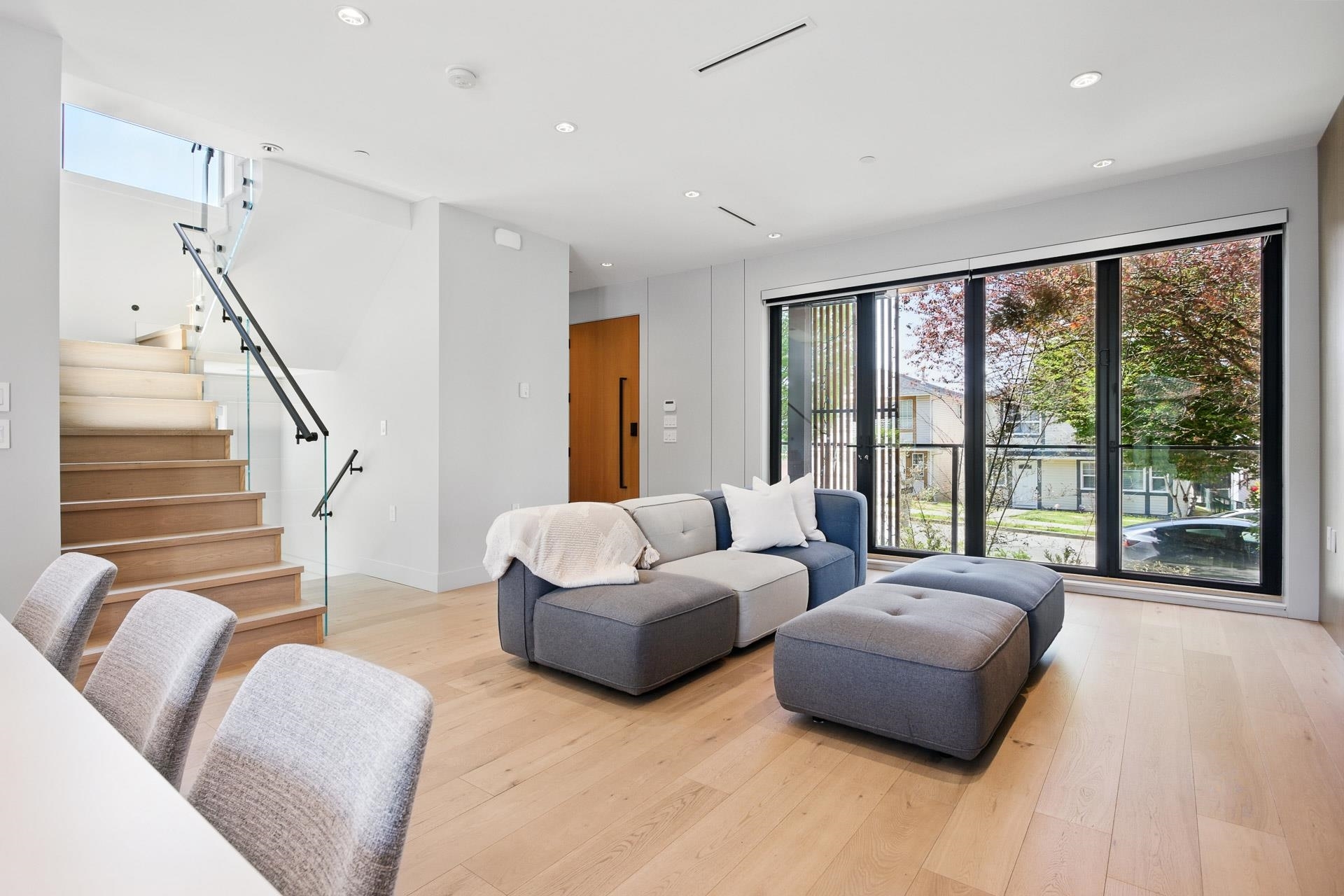 Photo de la propriété: 5086 Ross Street BC V5W 3K5