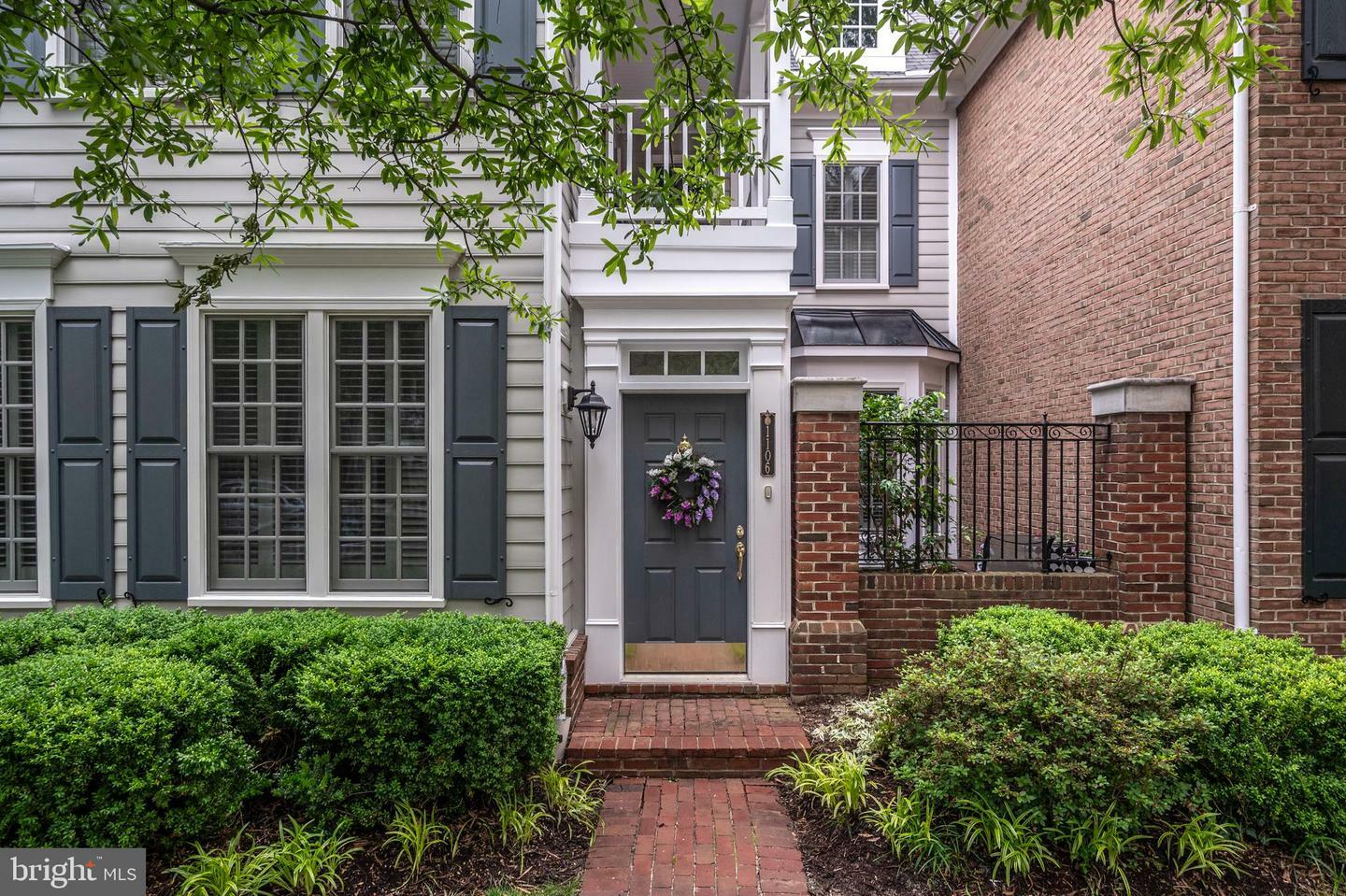 Property Photo: 1106 Roundhouse Lane VA 22314