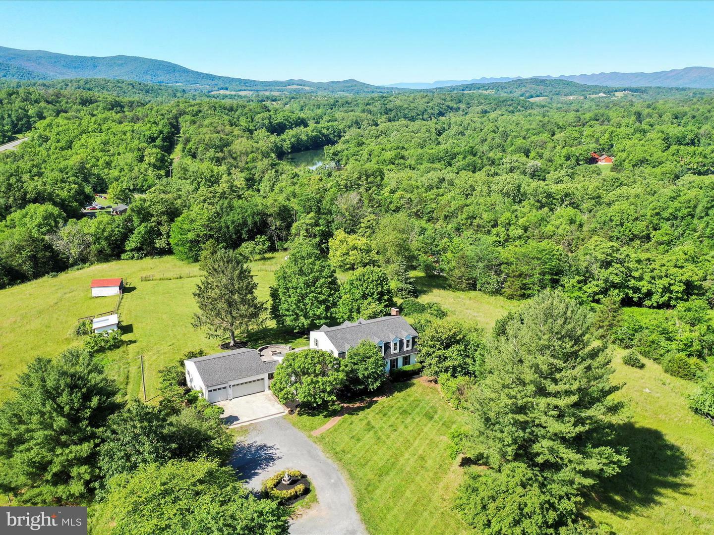 Property Photo: 7515 Stonewall Jackson Highway VA 22630