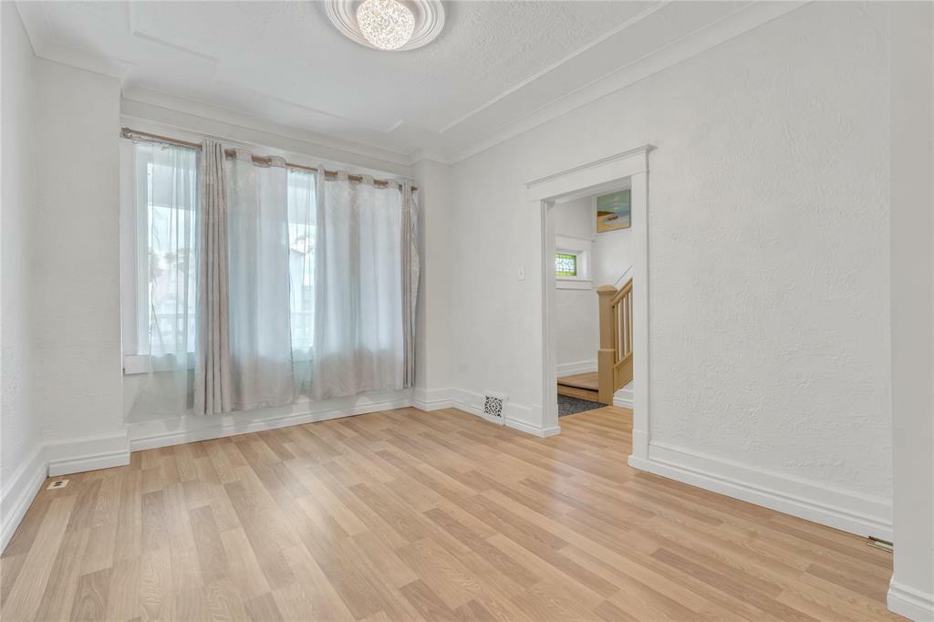 Photo de la propriété: 1097 Burrows Avenue MB R2X 0R9