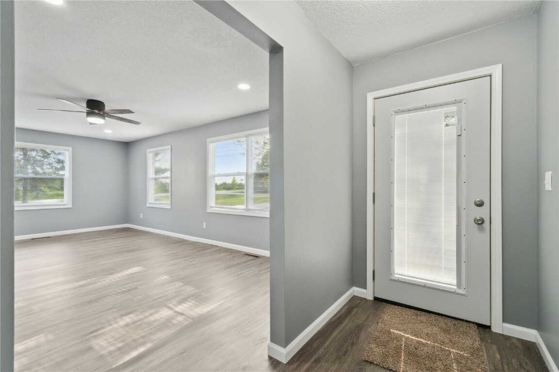 Property Photo: 1626 High View Drive IA 52314