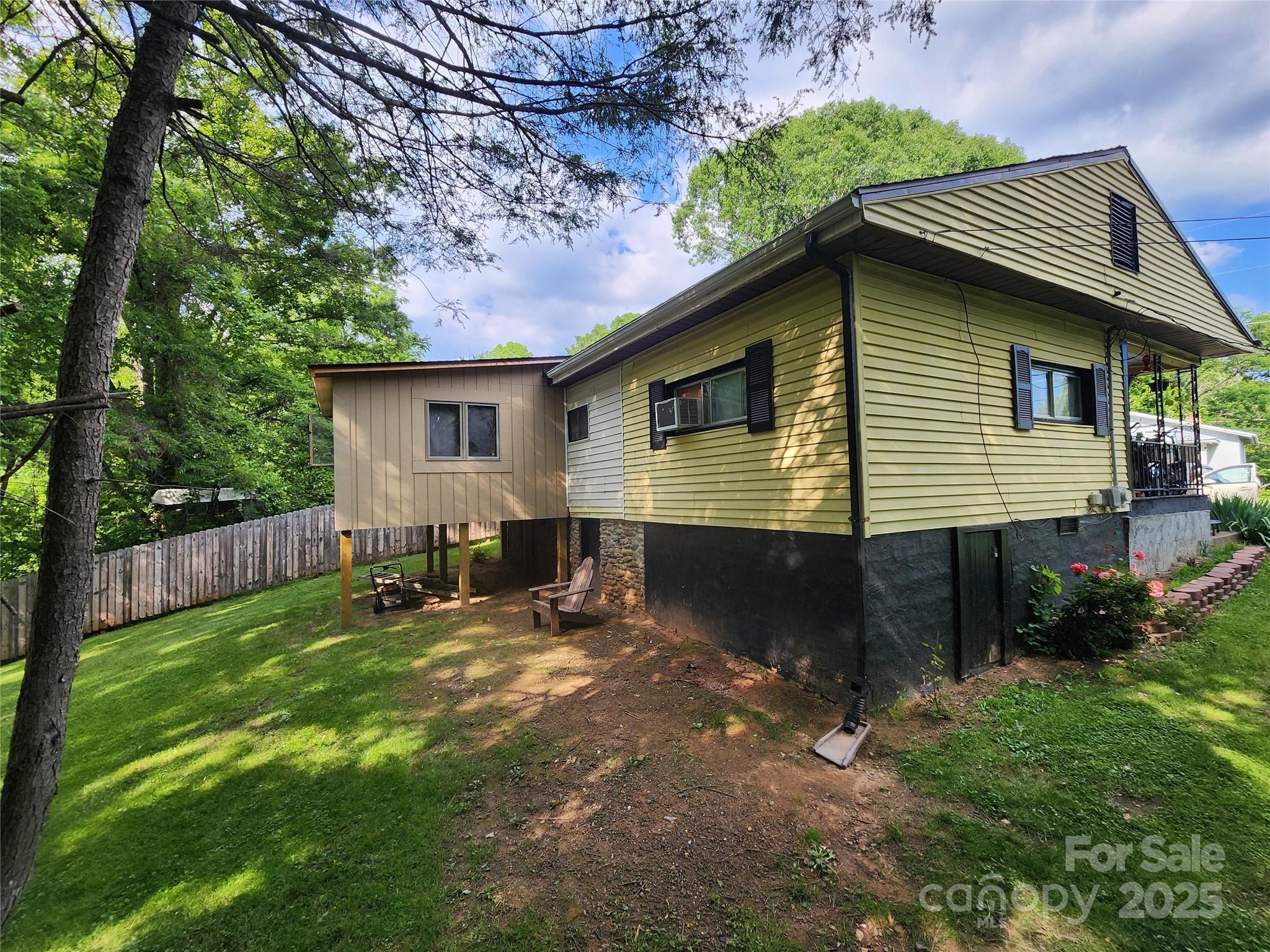 Property Photo:  165 Ray Street  NC 28786 