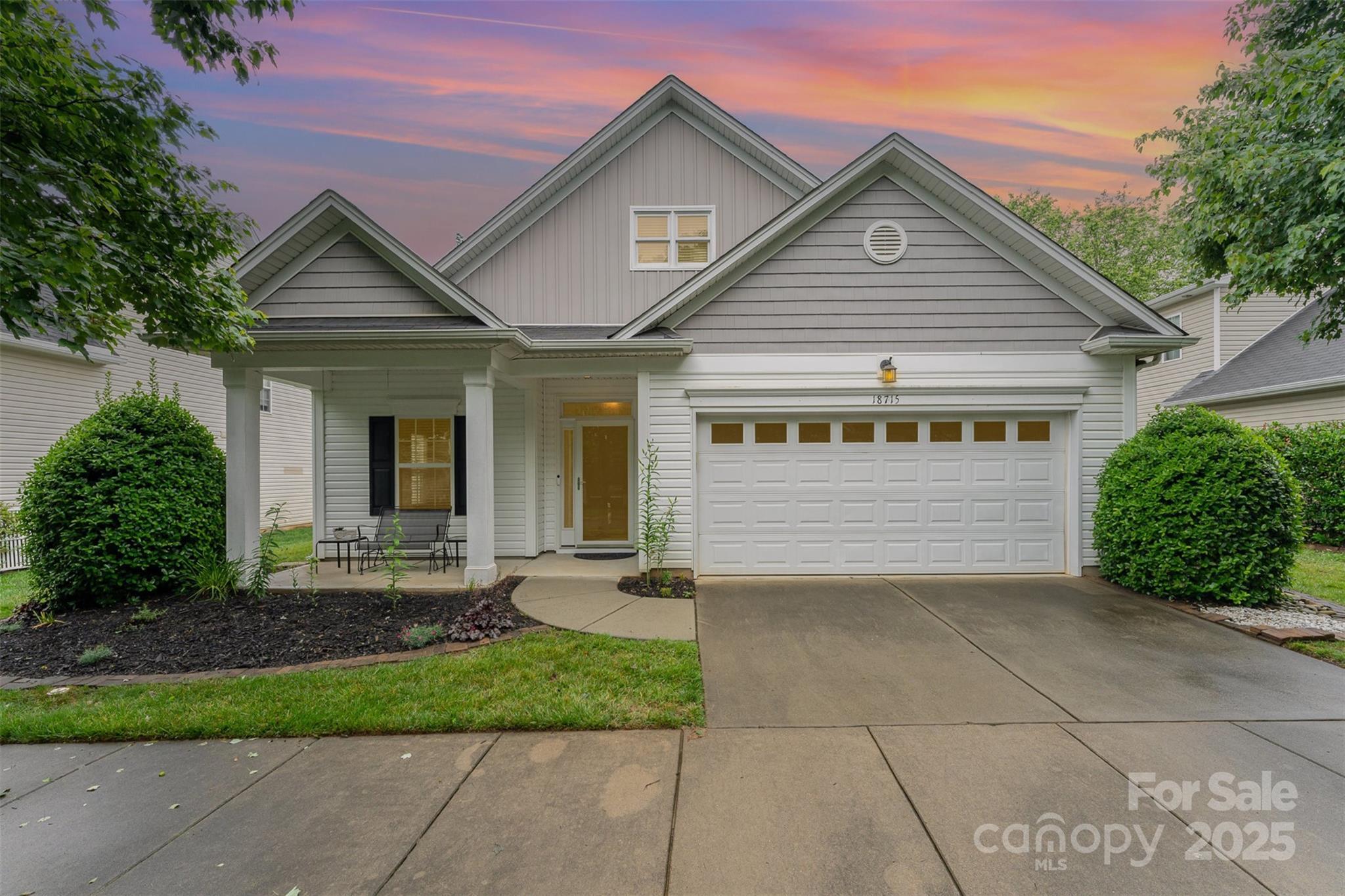 Property Photo: 18715 Coachmans Trace NC 28031