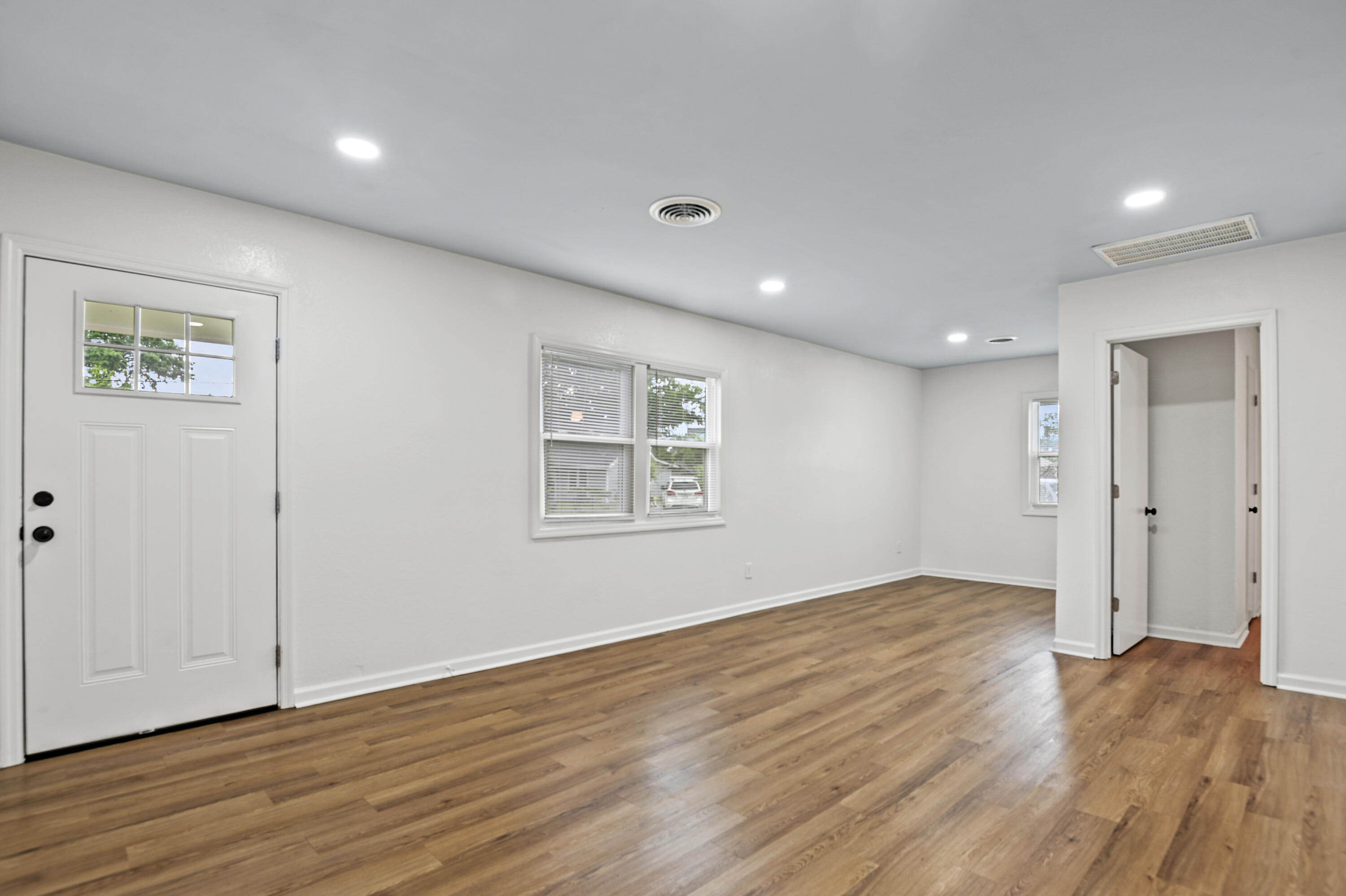 Property Photo:  3042 Terry Drive  SC 29405 