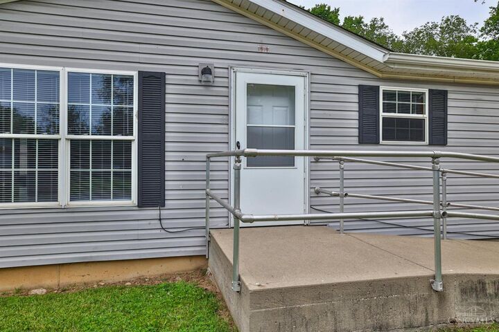 Property Photo: 1717 Glenwood Avenue OH 45044