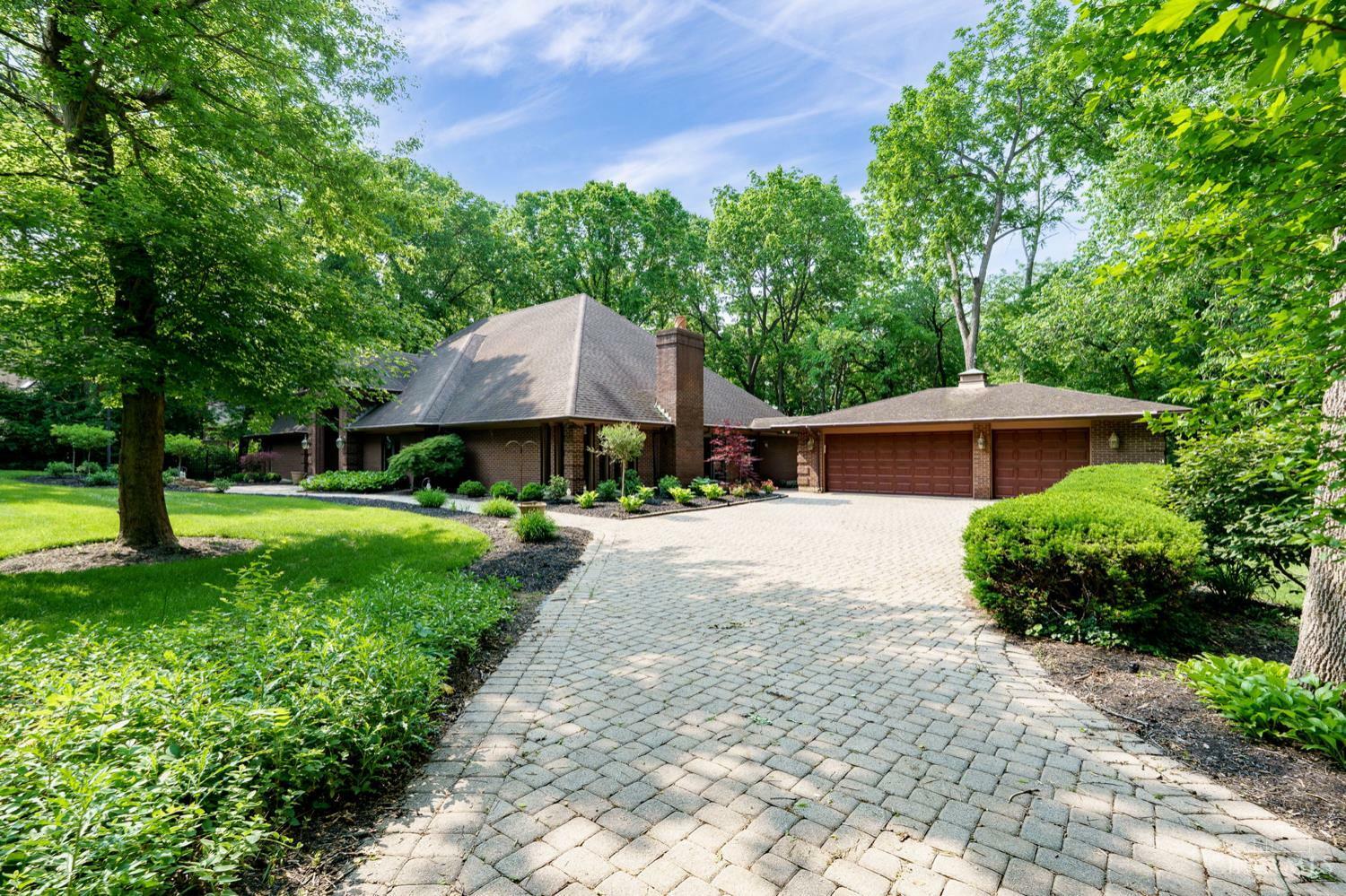 Property Photo: 1211 Runnymede Road OH 45419