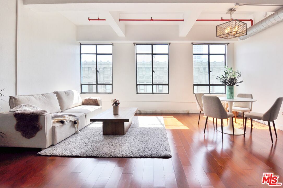 Property Photo: 849 S Broadway CA 90014