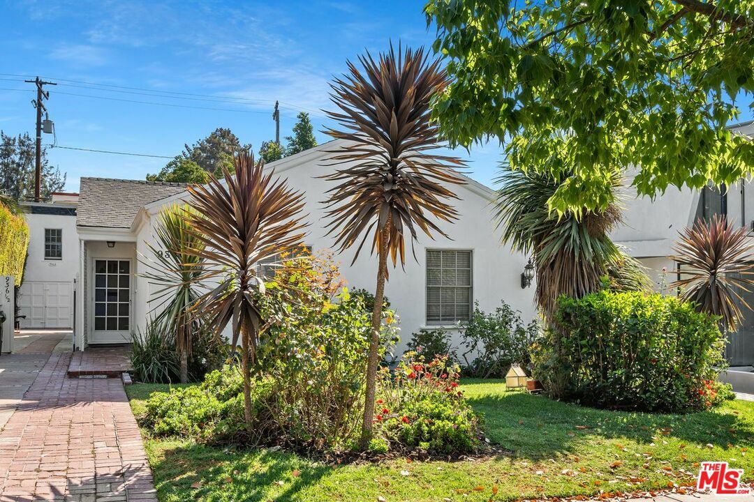 Property Photo: 934 N La Jolla Ave CA 90046