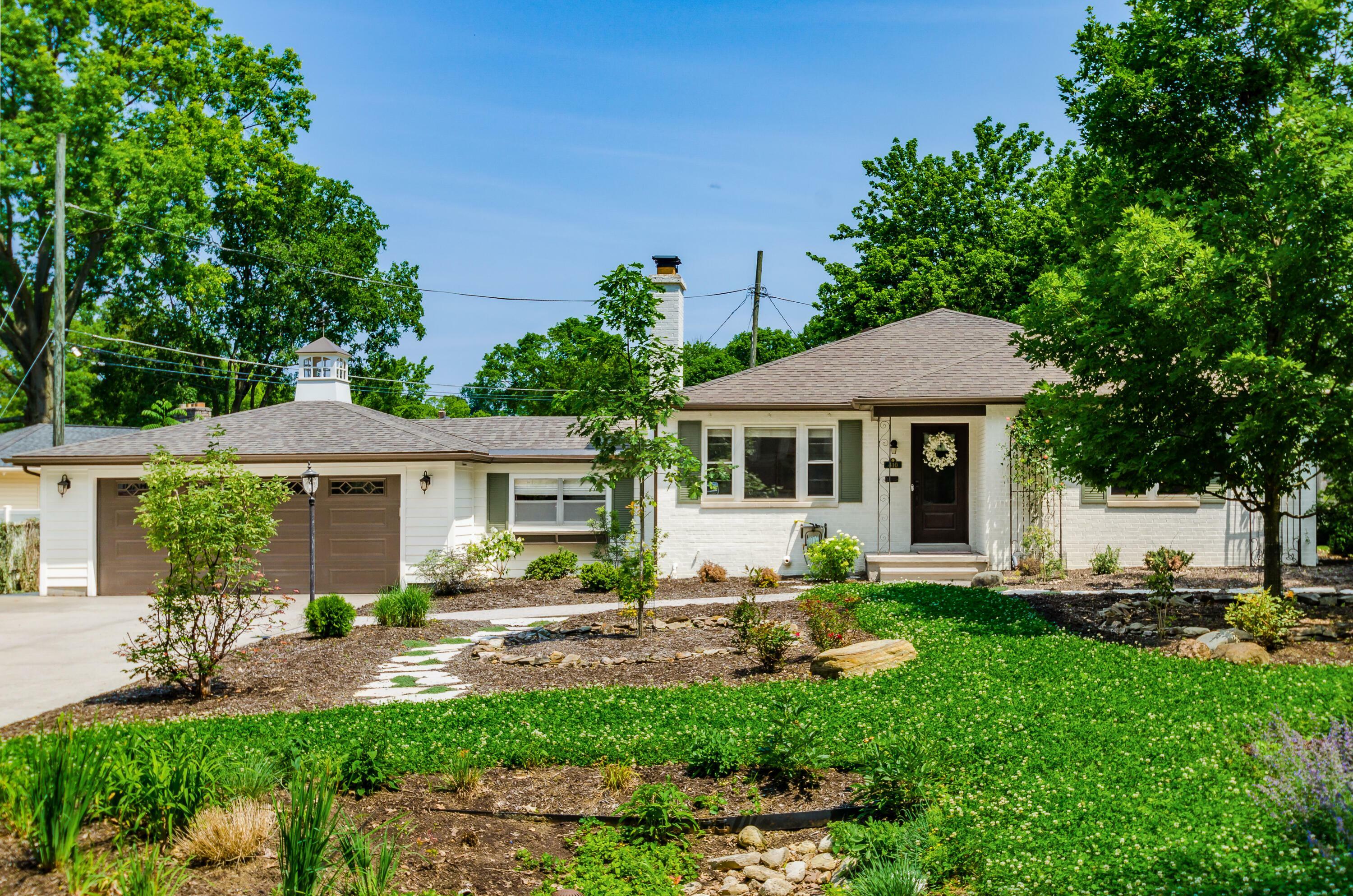 Property Photo: 410 Acton Road OH 43214
