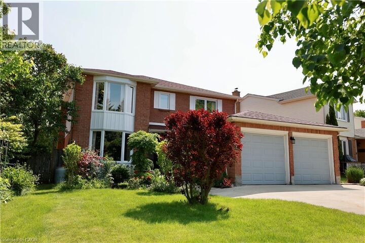 Photo de la propriété: 236 Westvale Drive ON N2T 1Y1