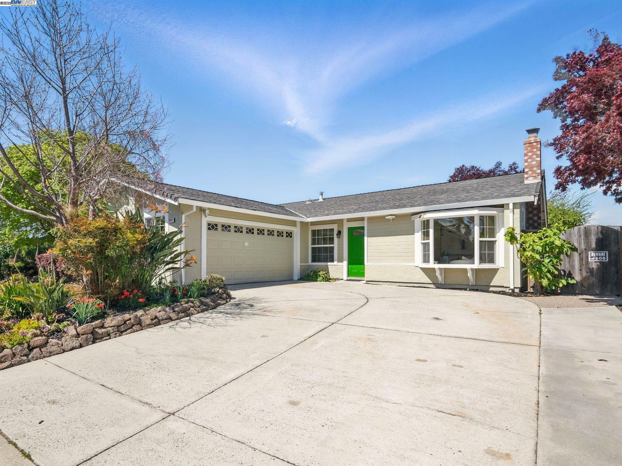 Property Photo: 33537 Bardolph Cir CA 94555